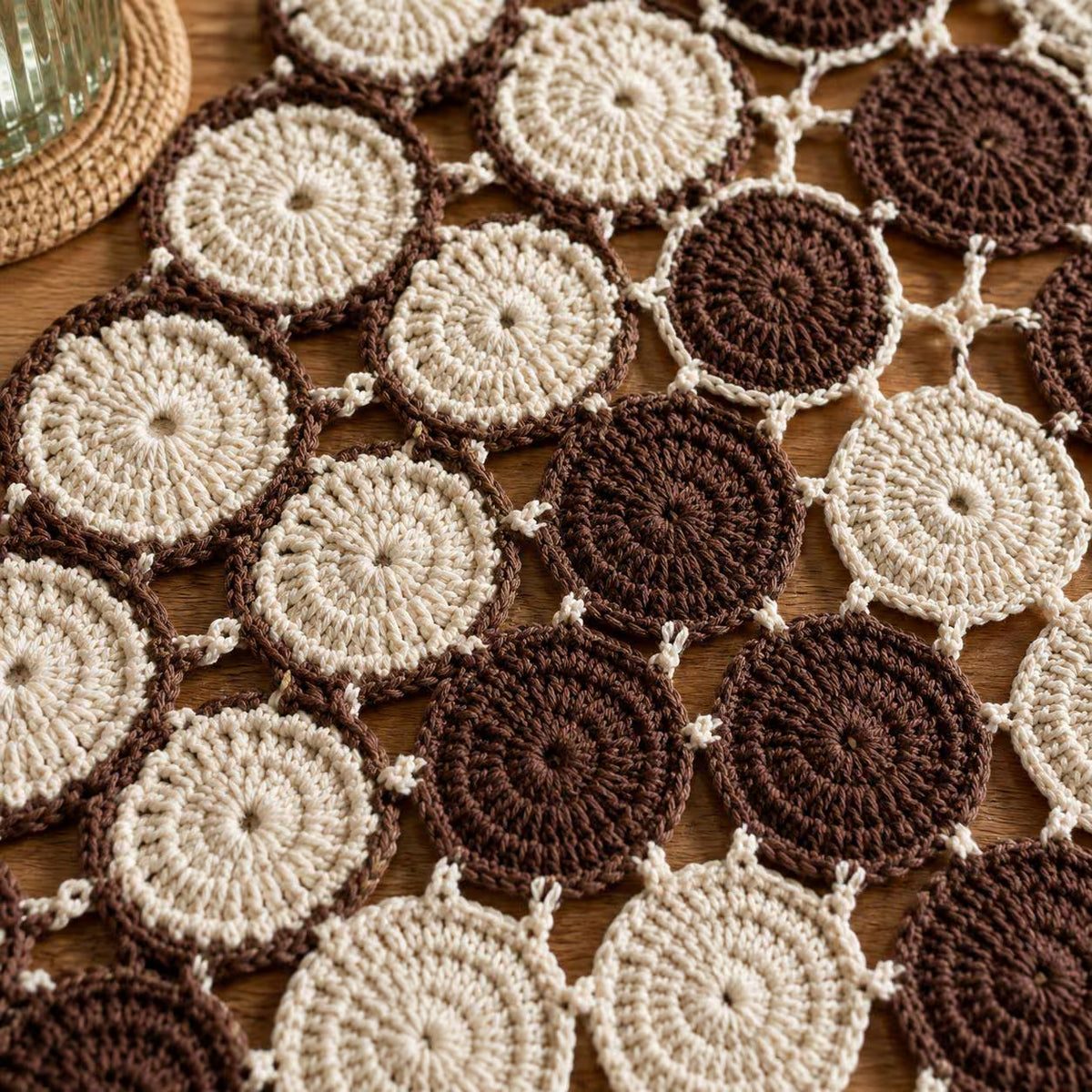 Two-Tone Polka Dot Crochet Placemat Pattern, Vintage Table Runner & Mat Set