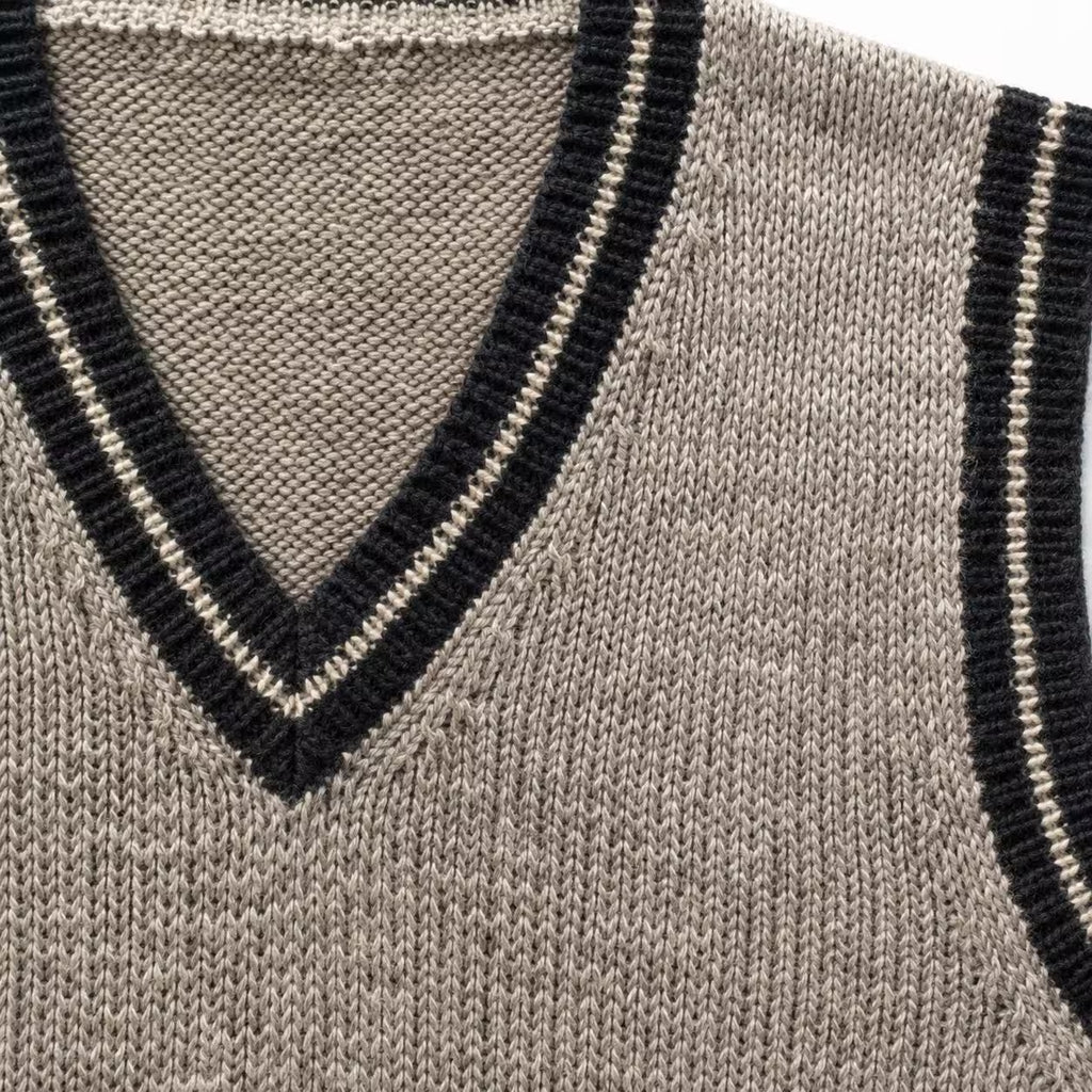 Men’s Classic V Neck Sweater Vest Knitting Pattern